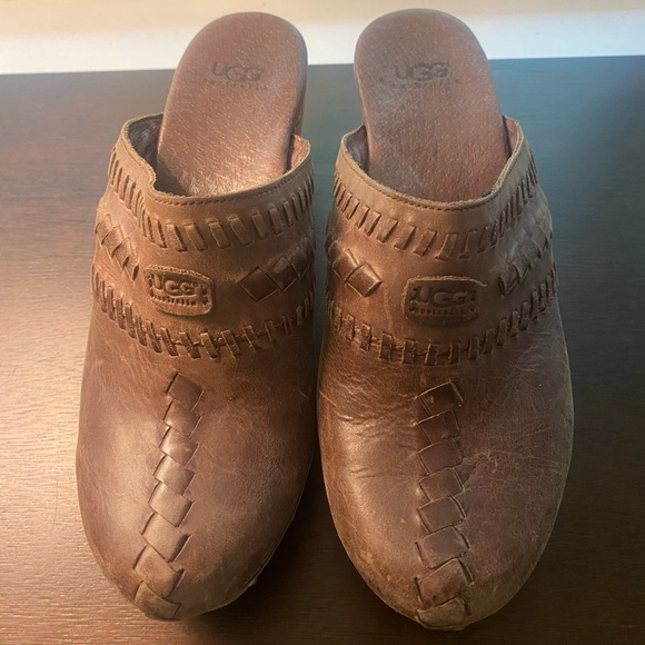 UGG Vivica Camel Leather Clog. Size 8 Wooden Heel. Sheerling Insole. Studded. - Picture 7 of 8